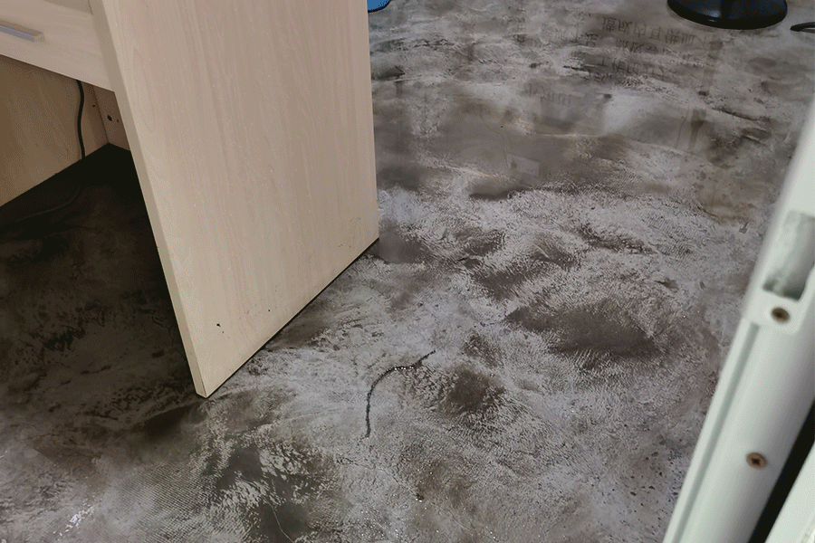 暴雨來襲,聽覺有道驗配師連夜搶救公司財產